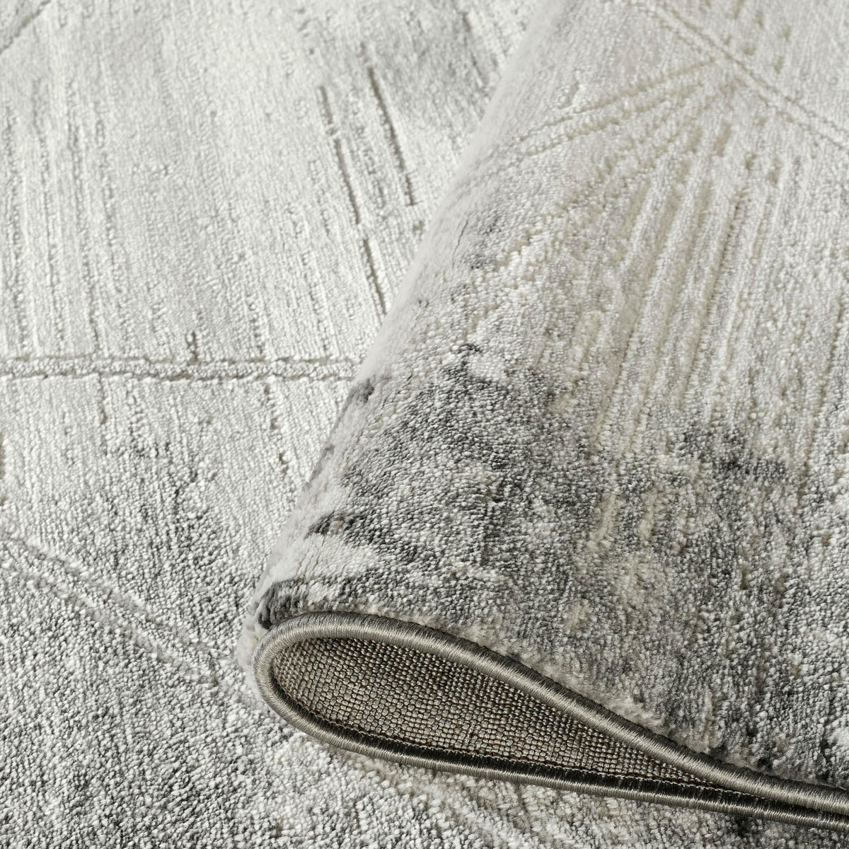 Novu Metallic Abstract Rug - Mirage