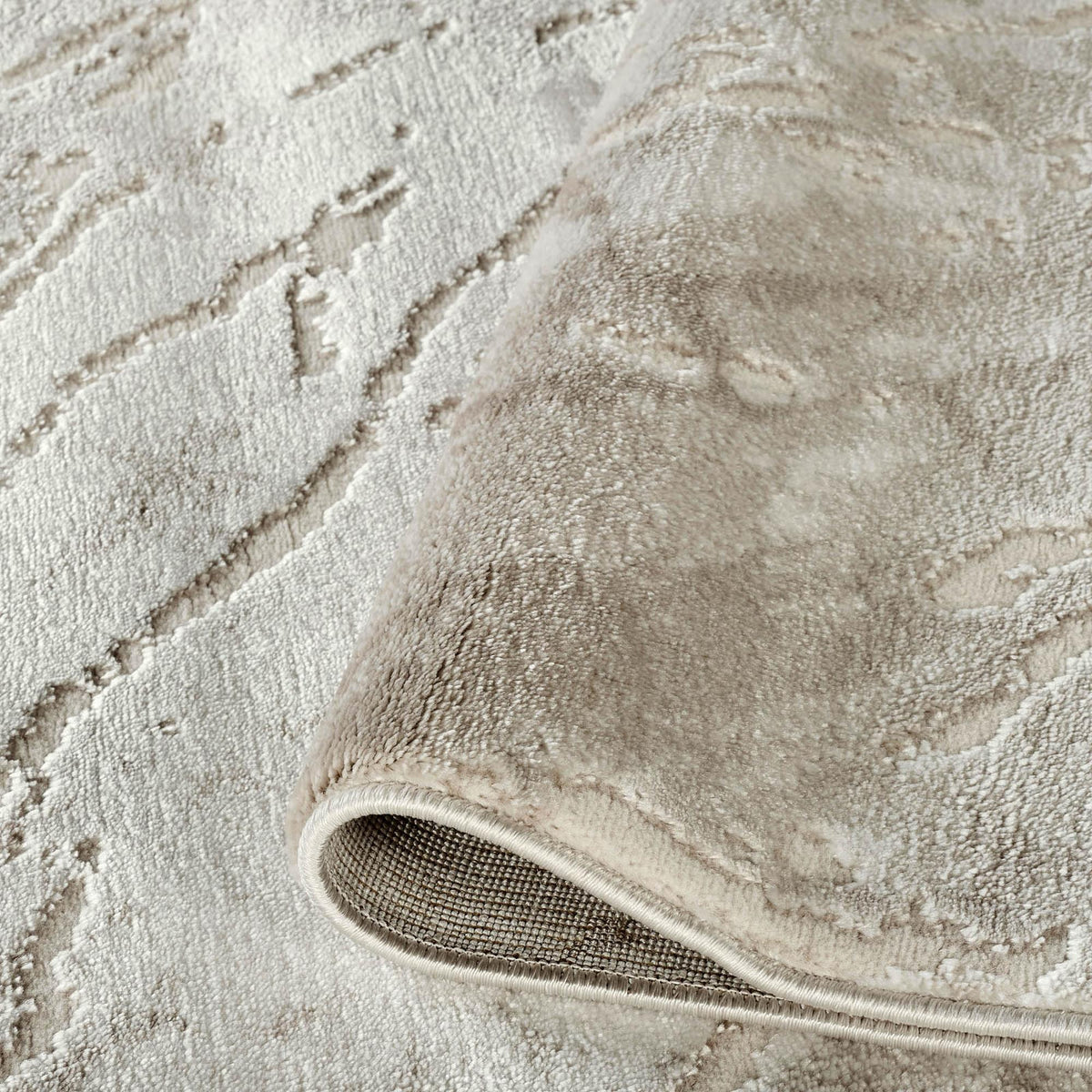 Novu Metallic Abstract Rug - Valley