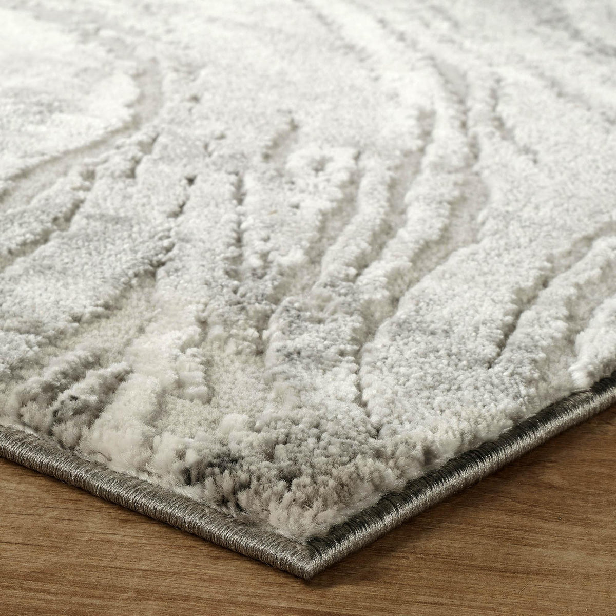 Novu Metallic Abstract Rug - Stream