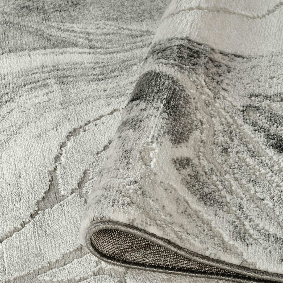 Novu Metallic Abstract Rug - Stream