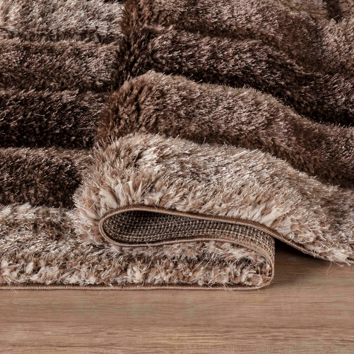 California Hand-Carved Shaggy Rug - Bordered
