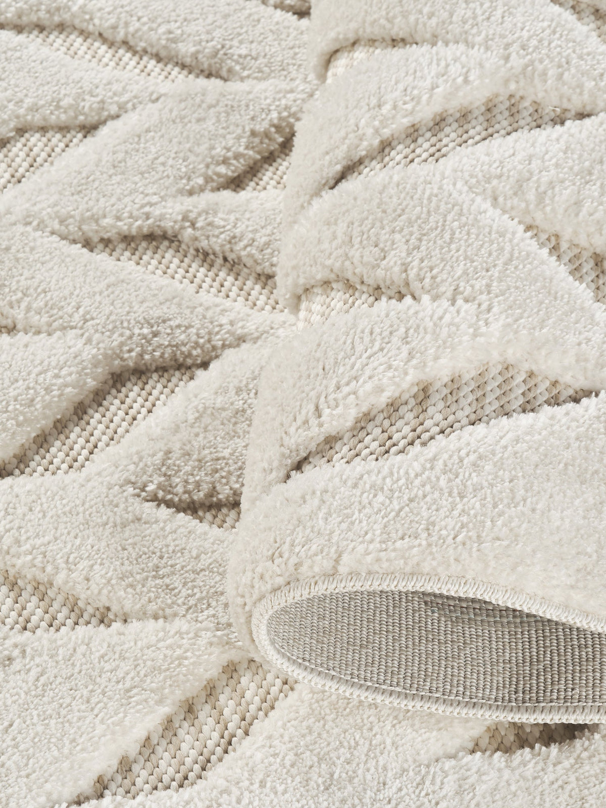 Freya Embossed Geometric Rug - Herringbone