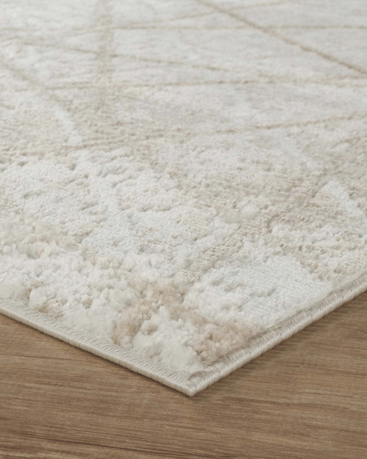Perla Metallic Abstract Rug - Axis