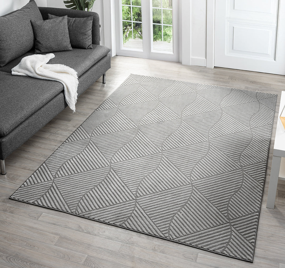 Vellure Textured Geometric Rug - Pyramid