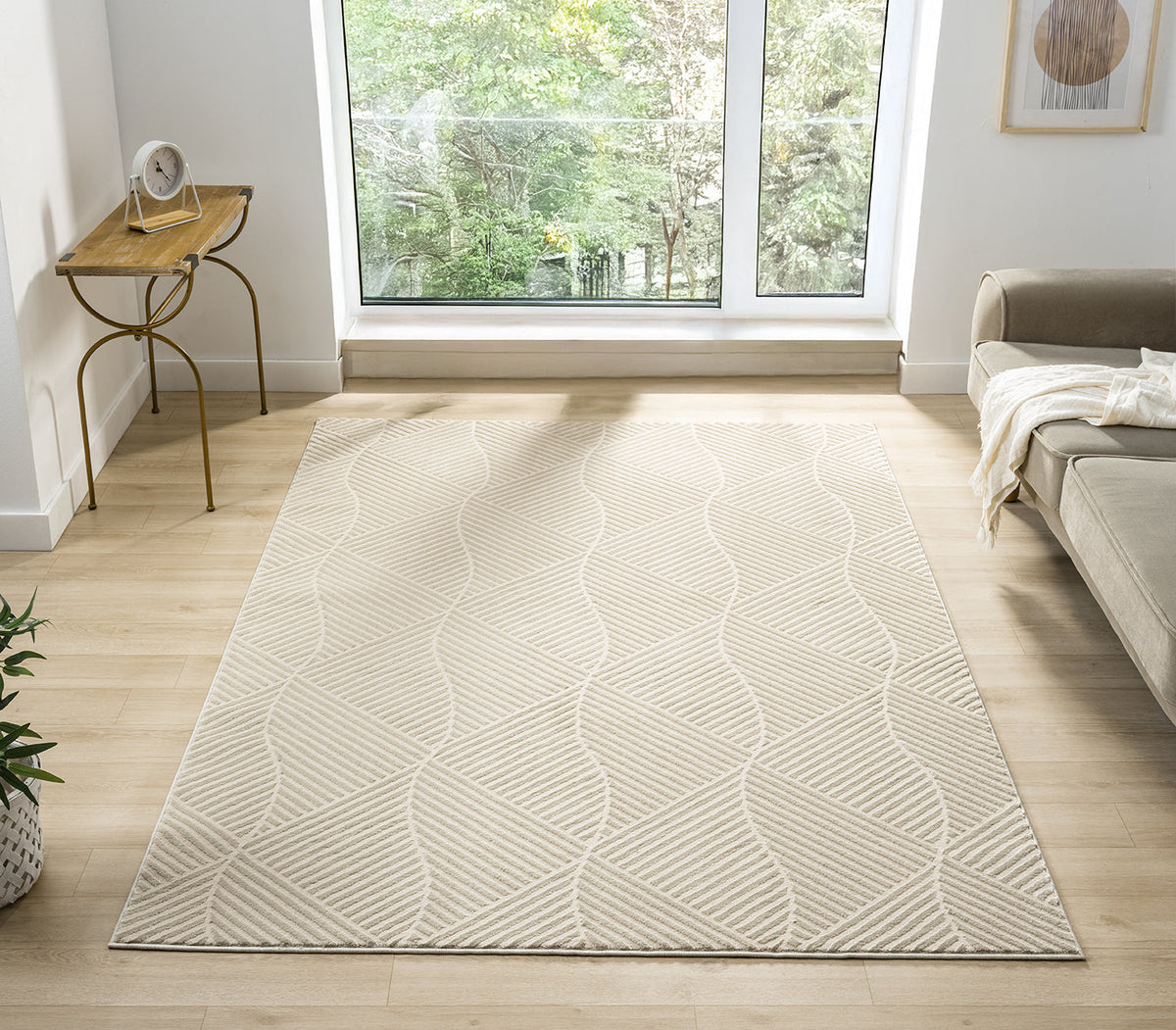 Vellure Textured Geometric Rug - Pyramid