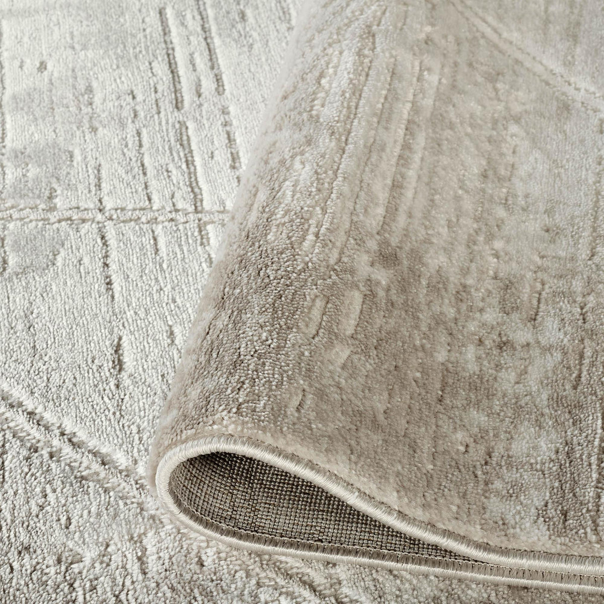 Novu Metallic Abstract Rug - Mirage